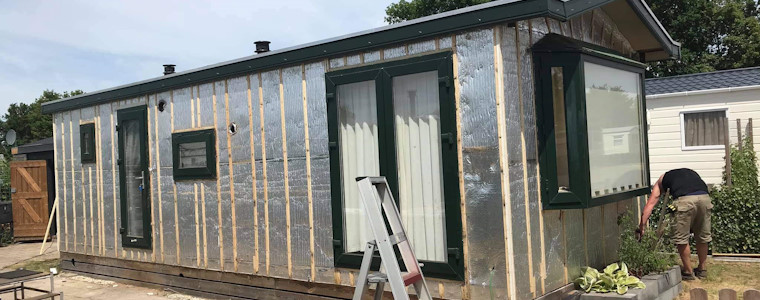 Chalet onderhouden na renovatie Ook na je renovatie zul je jouw chalet moeten onderhouden. Gelukkig kost dit aanzienlijk minder werk.